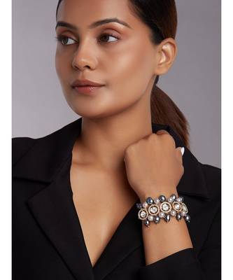 Hydro Mozanite Polki Bracelet With Grey Fresh Water Pearls 2