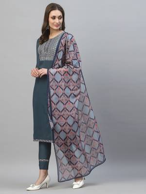 Grey embroidered cotton silk Kurta Sets 2