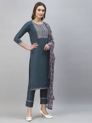 Grey embroidered cotton silk Kurta Sets 3