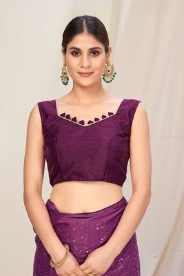 Magenta plain chiffon saree with blouse 4