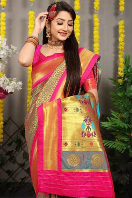 Green woven Faux kanchipuram silk saree with blouse 3