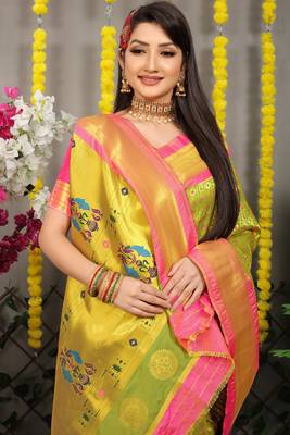 Green woven Faux kanchipuram silk saree with blouse 4