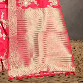 Pink woven organza saree with blouse 3
