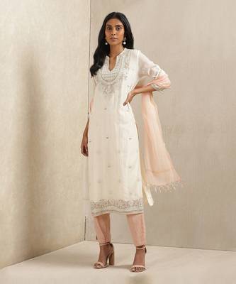 Pink Embroidered Kurta Set by RITU KUMAR 1