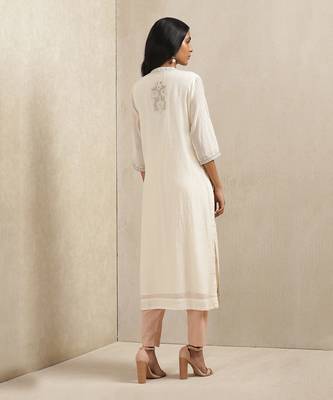 Pink Embroidered Kurta Set by RITU KUMAR 3