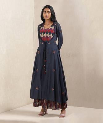 Blue Embroidered Kurta Set 2
