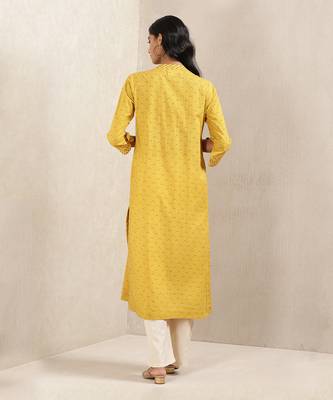 Yellow Printed Cotton Kurta by RITU KUMAR 3