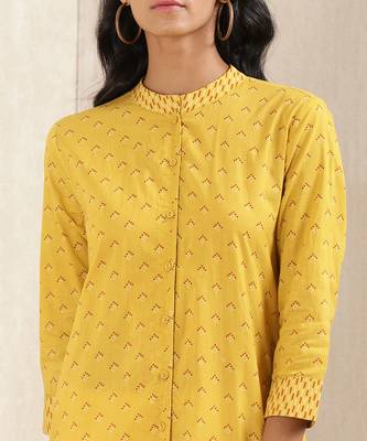 Yellow Printed Cotton Kurta by RITU KUMAR 5