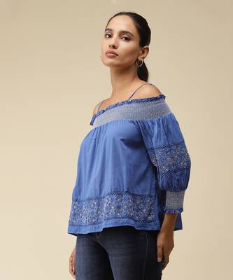 Off-Shoulder Solid Short Top 2