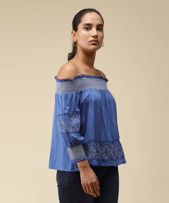 Off-Shoulder Solid Short Top 4