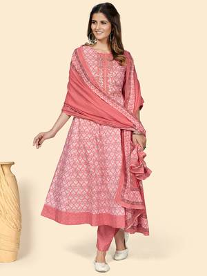 Vbuyz Women'S Print & Gota Patti Anarkali Cotton Peach Stitched Kurta Pant With Dupatta 2