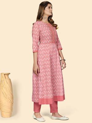Vbuyz Women'S Print & Gota Patti Anarkali Cotton Peach Stitched Kurta Pant With Dupatta 5