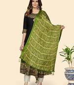 Vbuyz Women'S Silk Green Bandhani Print Dupatta
