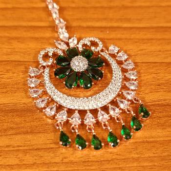 Green emerald  maang-tikka 2