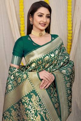 Green Woven Patola Saree With Blouse 3