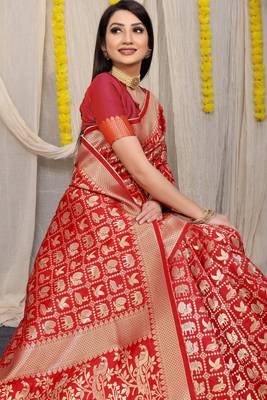 Red Woven Patola Saree With Blouse 3