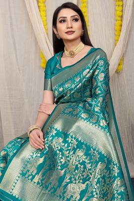 Turquoise Woven Patola Saree With Blouse 3