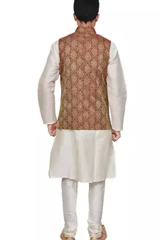 Mag Men's white Matching silk Kurta Churidhar With Maroon Waistcoat