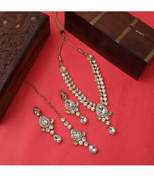 Designer Floral Shape Kundan Stone Studded Necklace with Earrings and Maangtika