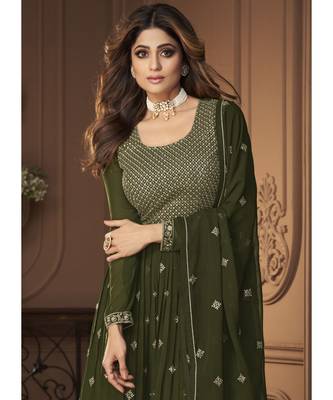  Shamita Shetty Green and Gold Embroidered Gharara Suit 3