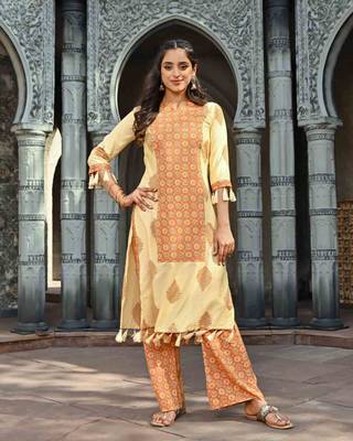 Embroidered Chanderi Kurti Set With Tassel Details 1
