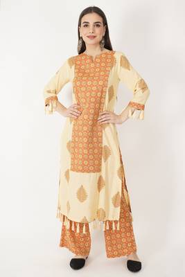 Embroidered Chanderi Kurti Set With Tassel Details 4