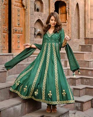 Hand Embroidered Anarkali Silk Suit Set 2