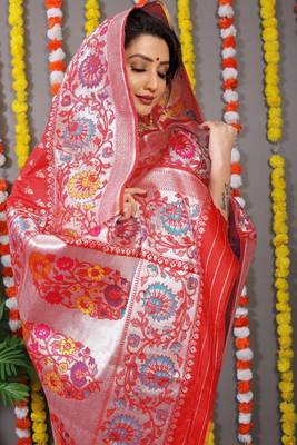 Red Color Soft Silk Wiving Silver Zari Saree 2