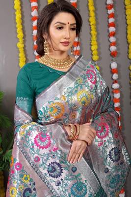 GREEN COLOR Soft Silk Wiving Silver Zari Saree 2