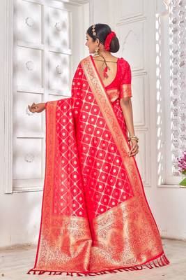Red Color Women's Zari Silk Blend Banarasi Saree 3