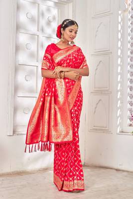 Red Color Women's Zari Silk Blend Banarasi Saree 4