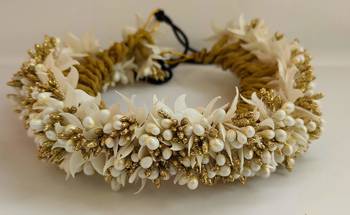 White hair-accessories 1