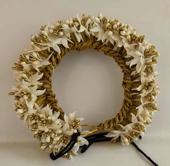 White hair-accessories 2