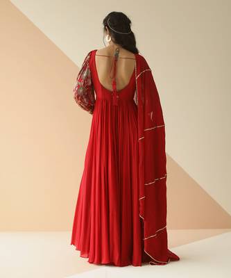 Red Heavy Yoke Bell Sleeve Jaal Anarkali With Border Dupatta 2