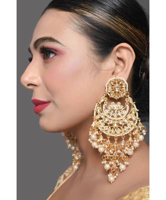 Gold Toned Kundan Chandbali With Pearl 3