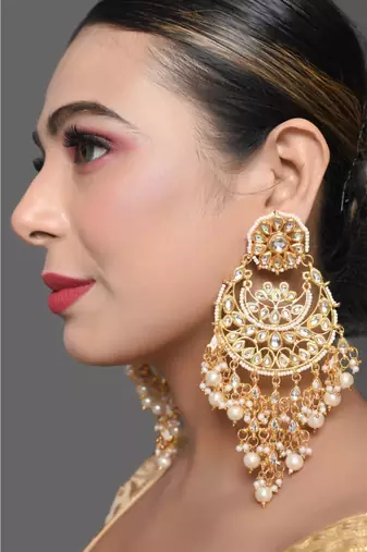 Gold Toned Kundan Chandbali With Pearl