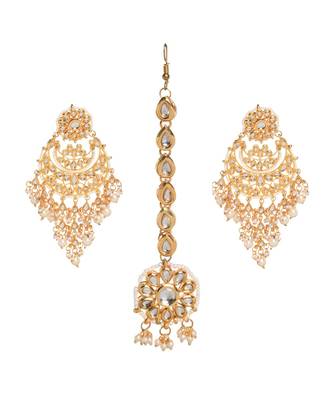 Pearl Beaded Kundan Inspired Mang Tika With Chandbali 3