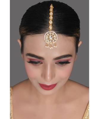 Gold Tone Kundan Maang Tikka With Pearls 1