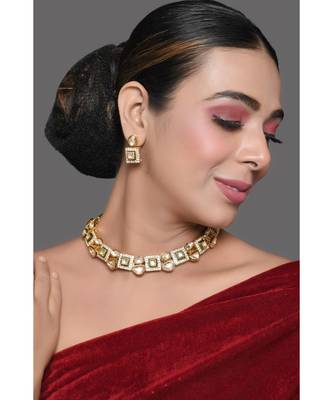 Handcrafted Kundan Necklace with earrings 2