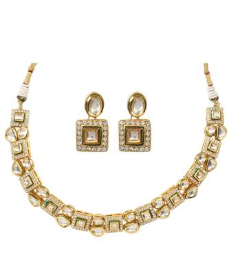Handcrafted Kundan Necklace with earrings 5