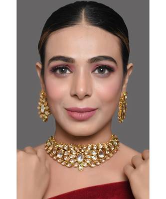 Gold Tone Kundan Inspired Necklace With Earrings 1