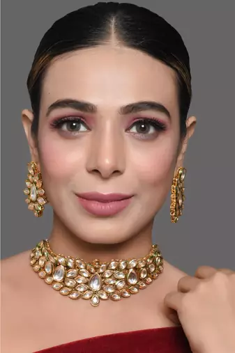 Gold Tone Kundan Inspired Necklace With Earrings