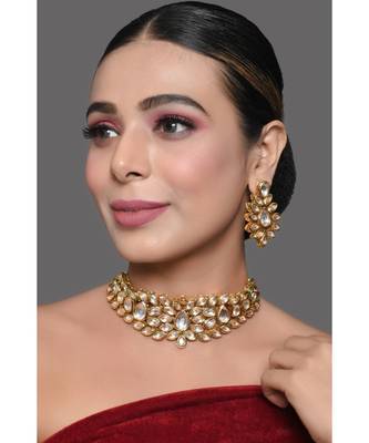 Gold Tone Kundan Inspired Necklace With Earrings 3