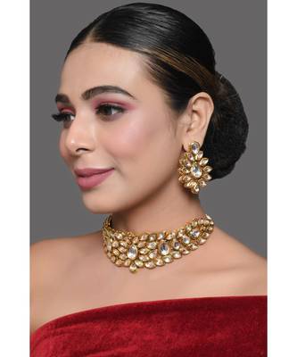 Gold Tone Kundan Inspired Necklace With Earrings 4