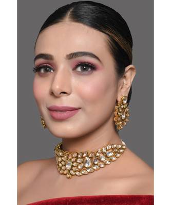 Gold Tone Kundan Inspired Necklace With Earrings 5
