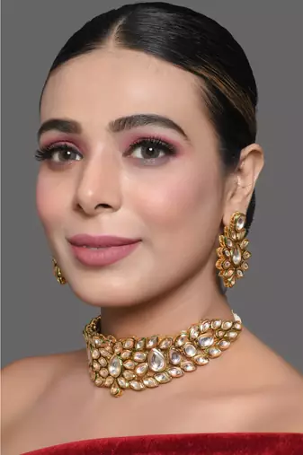 Gold Tone Kundan Inspired Necklace With Earrings