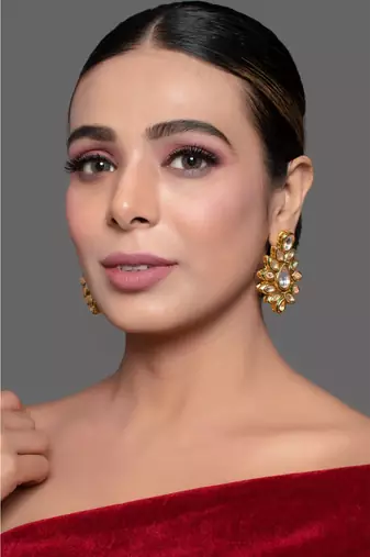 Handcrafted Kundan Embellished Kundan Earrings