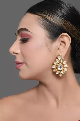 Handcrafted Kundan Embellished Kundan Earrings