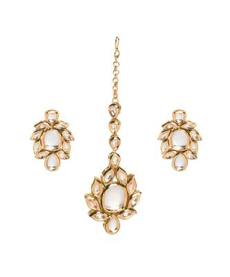Gold Tone Kundan Earrings With Maangtikka 5