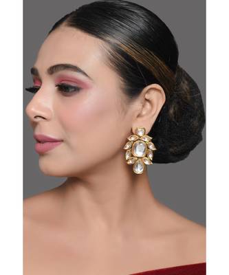 Handcrafted Kundan Embellished Kundan Earrings 2